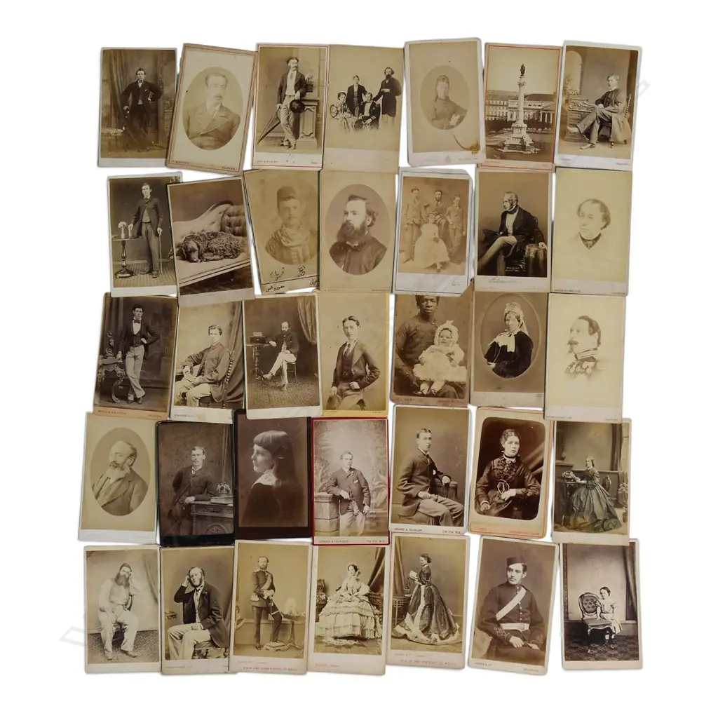 COLLECTION OF EARLY 20THC CARTE DE VISITE & STUDIO PORTRAITS, MOSTLY ENGLISH Image 1++